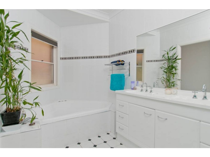 6 Sheoak Pl, Lake Cathie NSW 2445