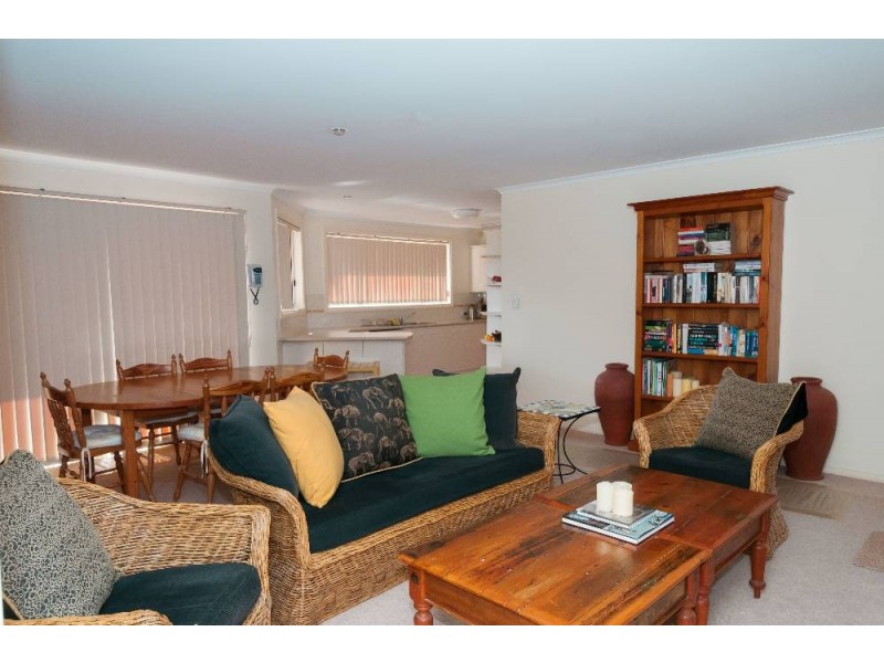 1b/190 Pacific Drive, Port Macquarie NSW 2444