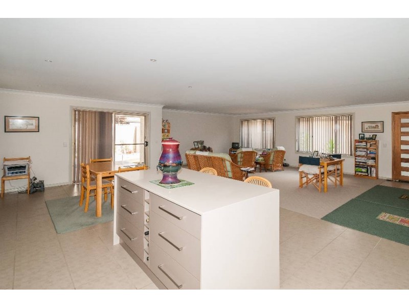 3/15 Eagle Pl, Lake Cathie NSW 2445