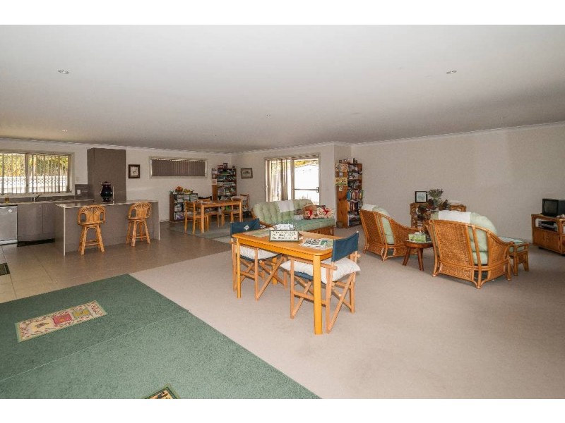 3/15 Eagle Pl, Lake Cathie NSW 2445