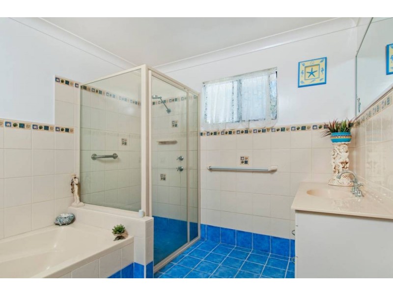 3 Banjora Pl, Lake Cathie NSW 2445