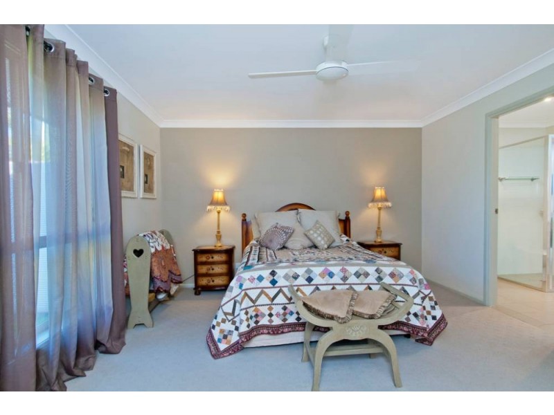 2/15 Eagle Pl, Lake Cathie NSW 2445
