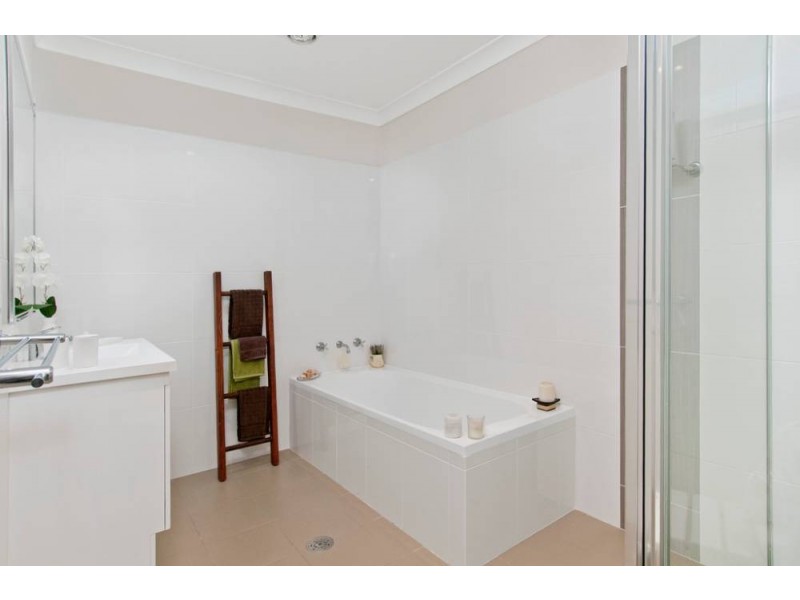 2/15 Eagle Pl, Lake Cathie NSW 2445