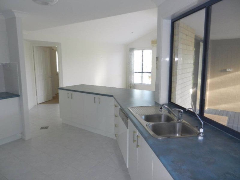 65 Fiona Cr, Lake Cathie NSW 2445