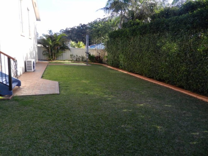 65 Fiona Cr, Lake Cathie NSW 2445