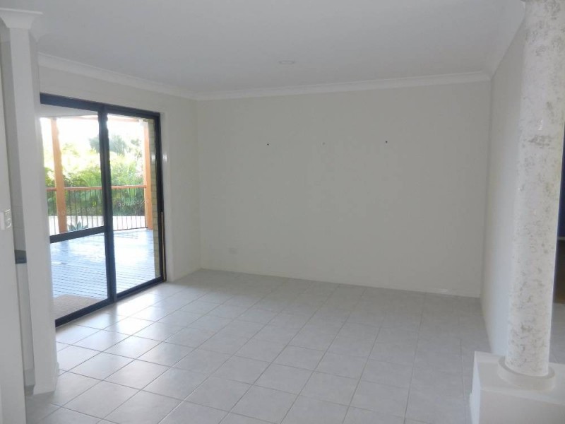 65 Fiona Cr, Lake Cathie NSW 2445