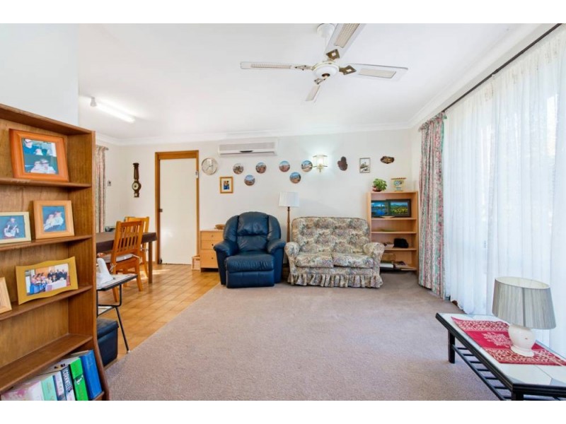 9 Melaleuca Ave, Lake Cathie NSW 2445