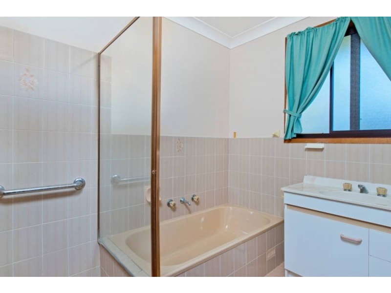 9 Melaleuca Ave, Lake Cathie NSW 2445