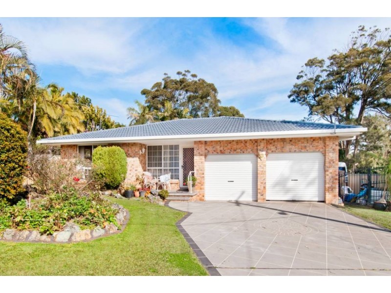 7 Banjora Pl, Lake Cathie NSW 2445