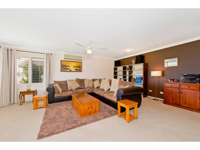 4 Abel Tasman Dr, Lake Cathie NSW 2445