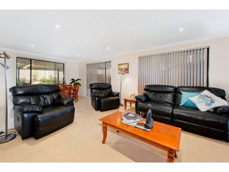 3 Catalina Cl, Lake Cathie NSW 2445
