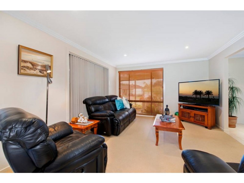 3 Catalina Cl, Lake Cathie NSW 2445