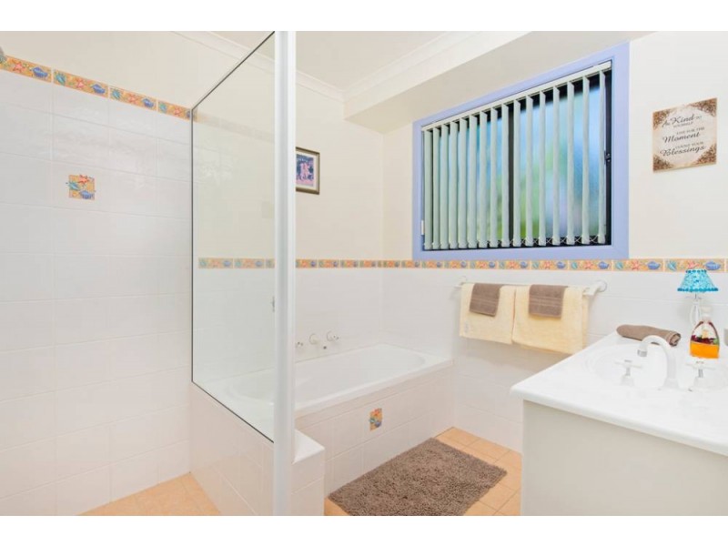 26 Abel Tasman Dr, Lake Cathie NSW 2445