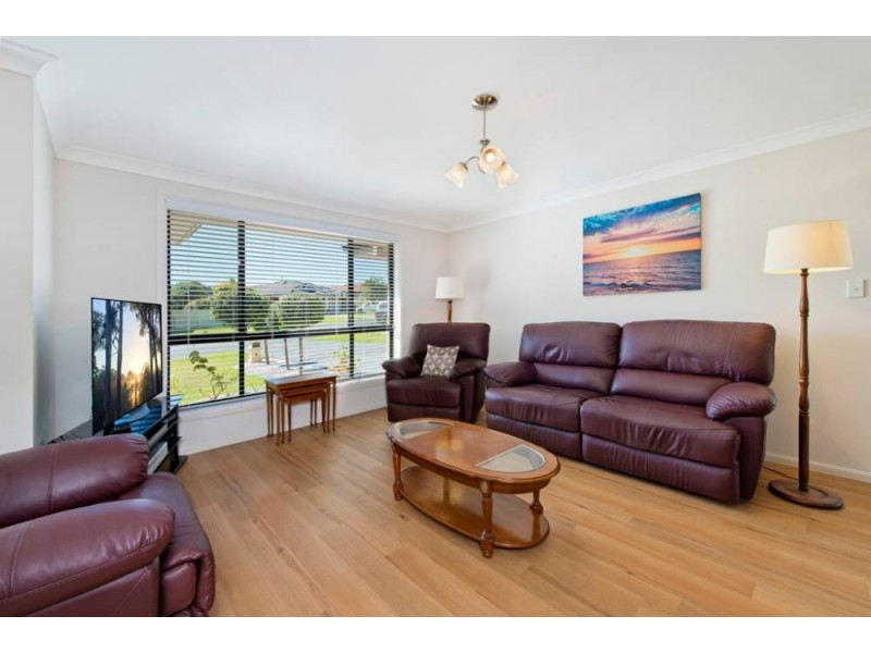 35 Explorers Way, Lake Cathie NSW 2445