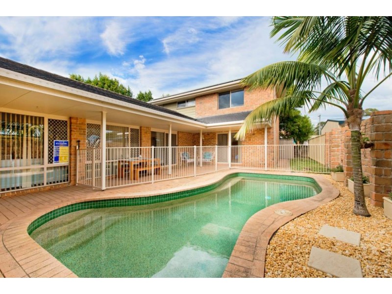 4 Boomerang st, Lake Cathie NSW 2445