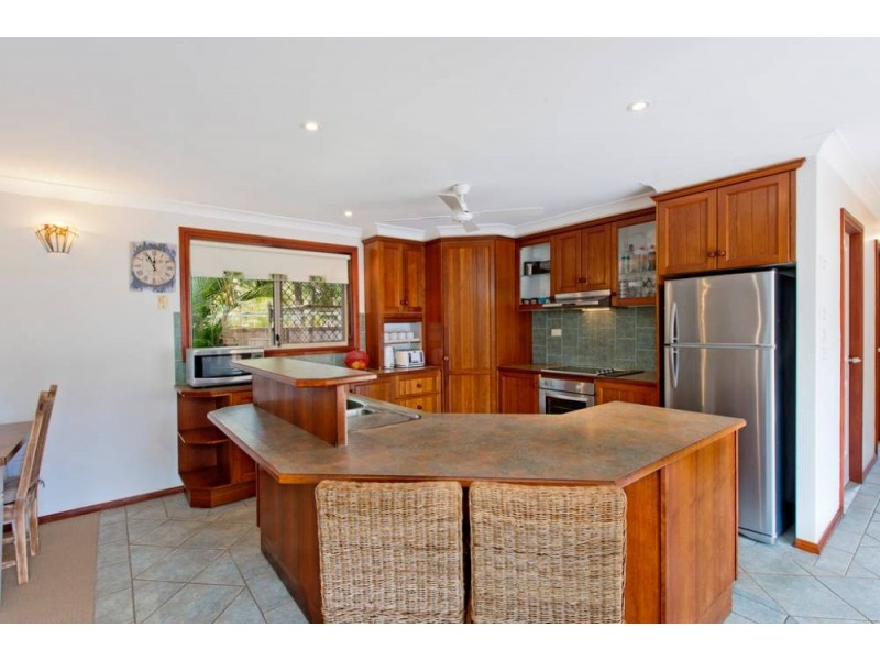 4 Boomerang st, Lake Cathie NSW 2445