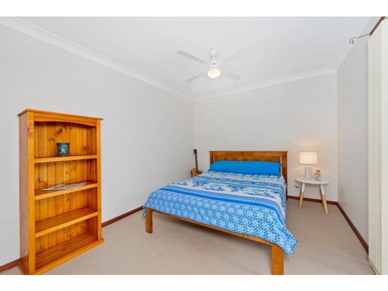 4 Boomerang st, Lake Cathie NSW 2445