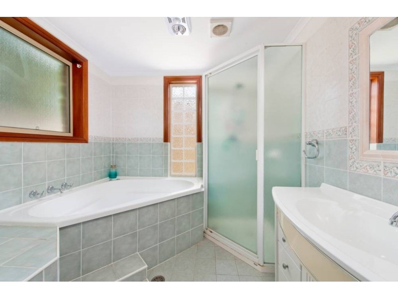 4 Boomerang st, Lake Cathie NSW 2445