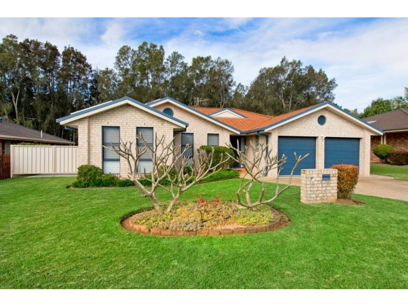 32 Bounty Ave, Lake Cathie NSW 2445