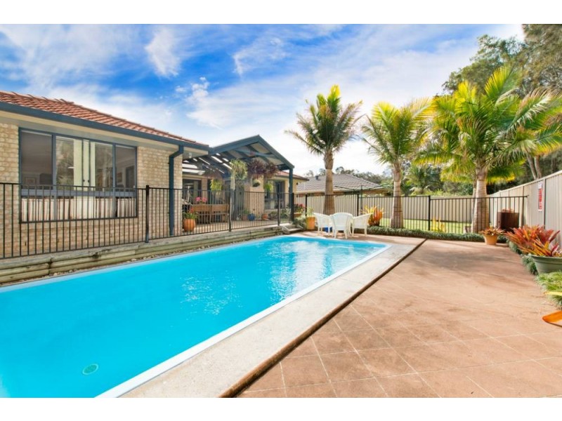 32 Bounty Ave, Lake Cathie NSW 2445