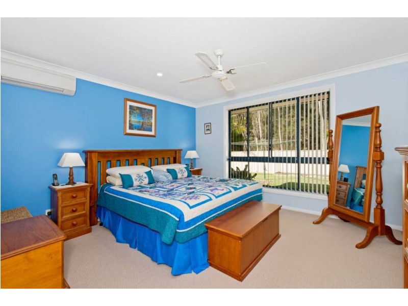 32 Bounty Ave, Lake Cathie NSW 2445