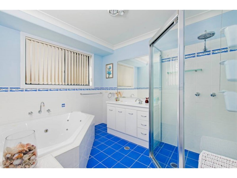 32 Bounty Ave, Lake Cathie NSW 2445