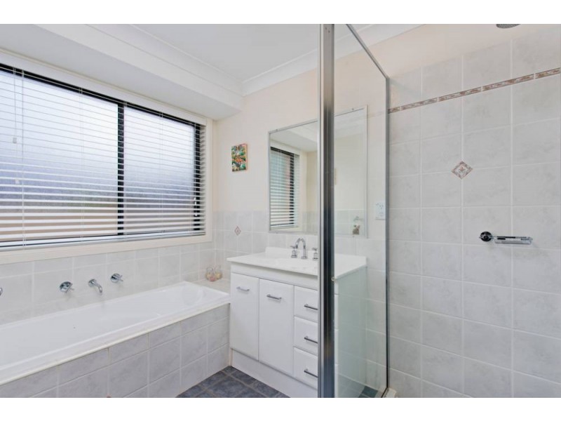 33 Explorers Way, Lake Cathie NSW 2445