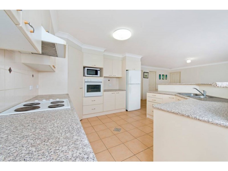 4 Solander Pl, Lake Cathie NSW 2445
