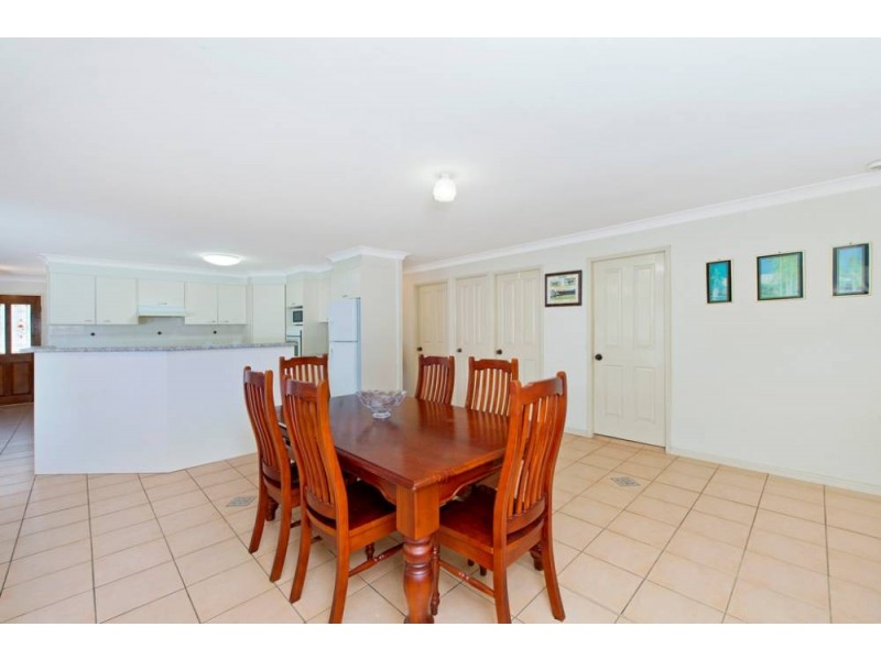 4 Solander Pl, Lake Cathie NSW 2445