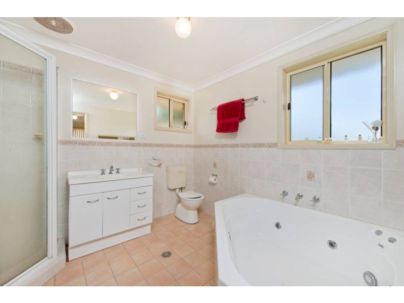 4 Solander Pl, Lake Cathie NSW 2445
