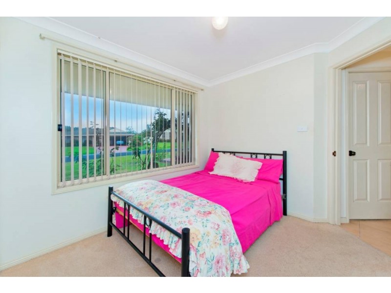 4 Solander Pl, Lake Cathie NSW 2445