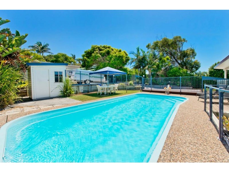 3 Ernest St, Lake Cathie NSW 2445