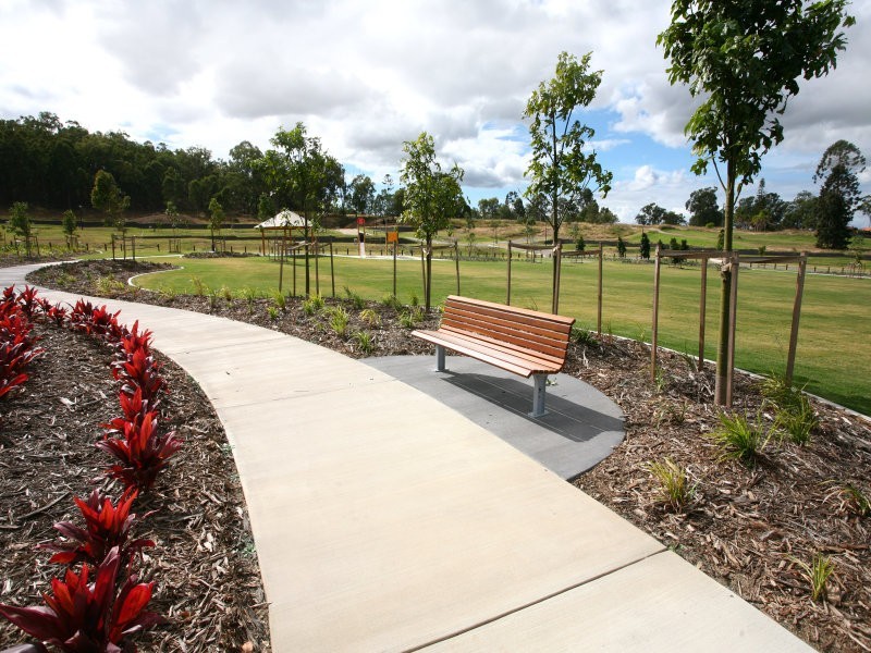 48 Bahrs Point Drive, Bahrs Scrub QLD 4207