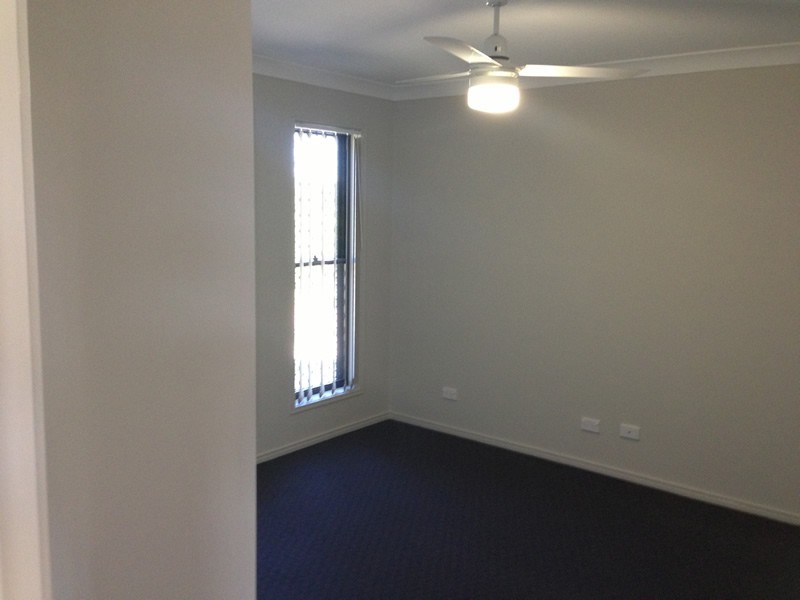 2 Pixie Hollow, Eagleby QLD 4207