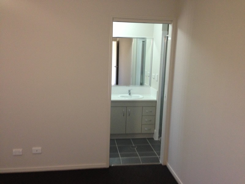 2 Pixie Hollow, Eagleby QLD 4207