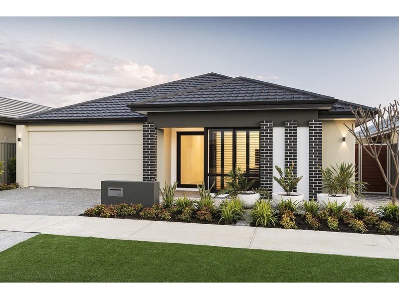 15 Whiteoak Way, Piara Waters WA 6112