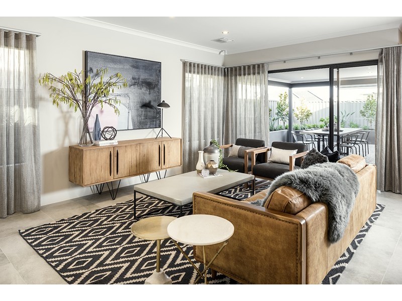 15 Whiteoak Way, Piara Waters WA 6112