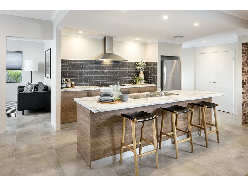 15 Whiteoak Way, Piara Waters WA 6112