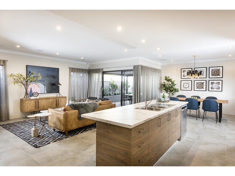 15 Whiteoak Way, Piara Waters WA 6112