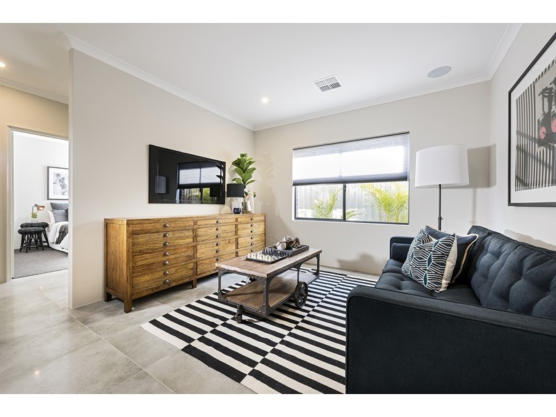 15 Whiteoak Way, Piara Waters WA 6112