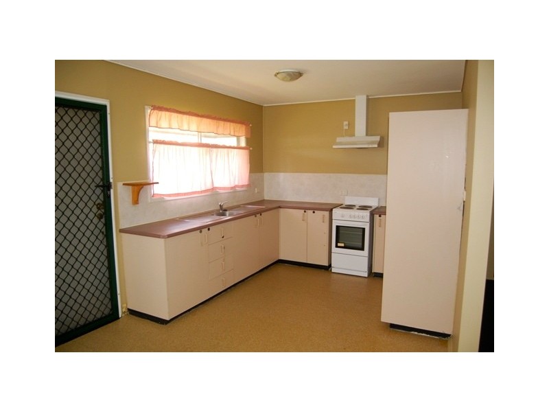 69 Mayes ave, Logan Central QLD 4114