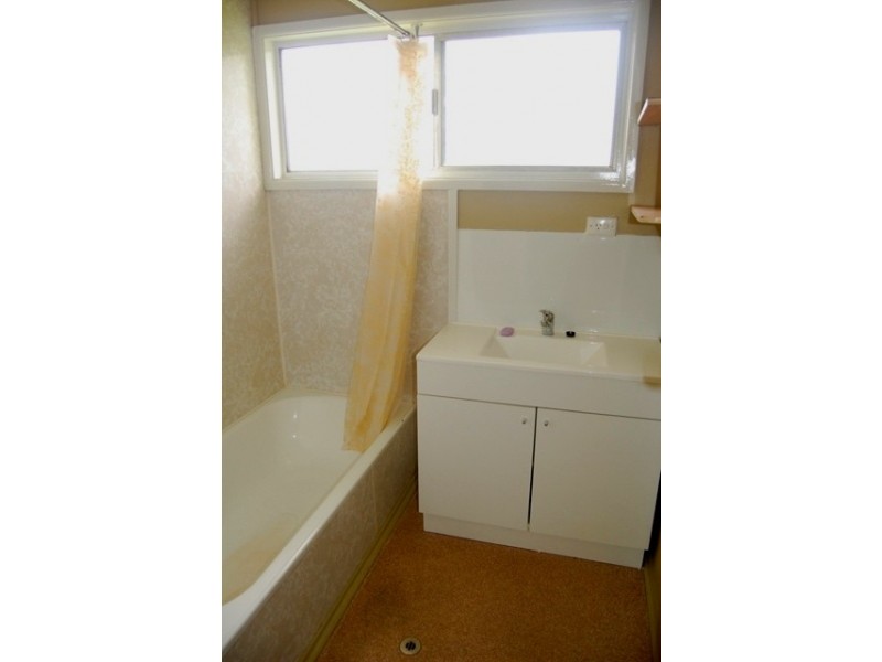 69 Mayes ave, Logan Central QLD 4114