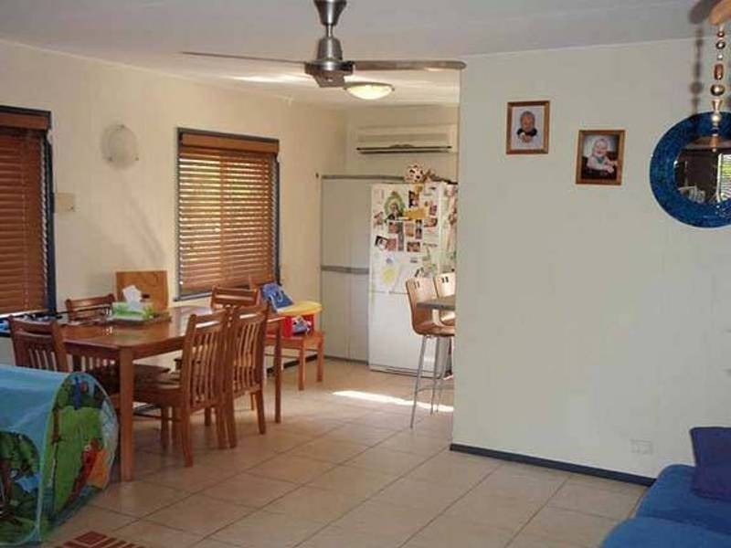 2 Gibson St, Beachmere QLD 4510