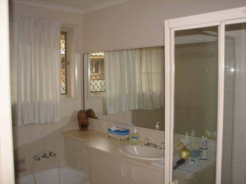 24 Crestbrook Dr, Morayfield QLD 4506