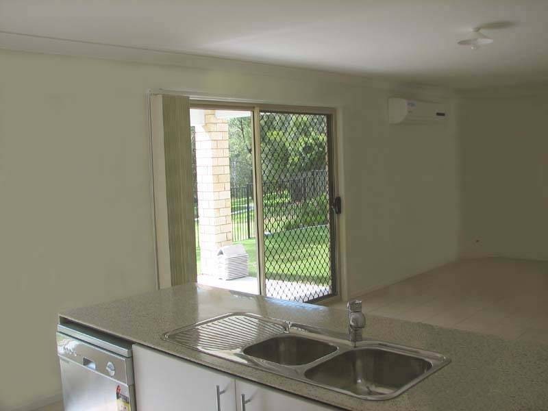 1/51 Silkyoak Dr, Morayfield QLD 4506