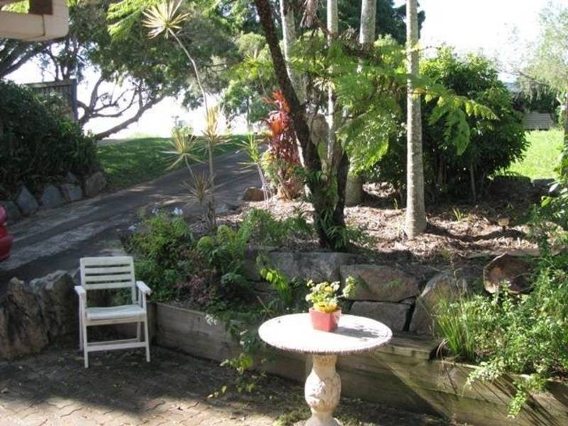 39 YOUNG RD, Glass House Mountains QLD 4518