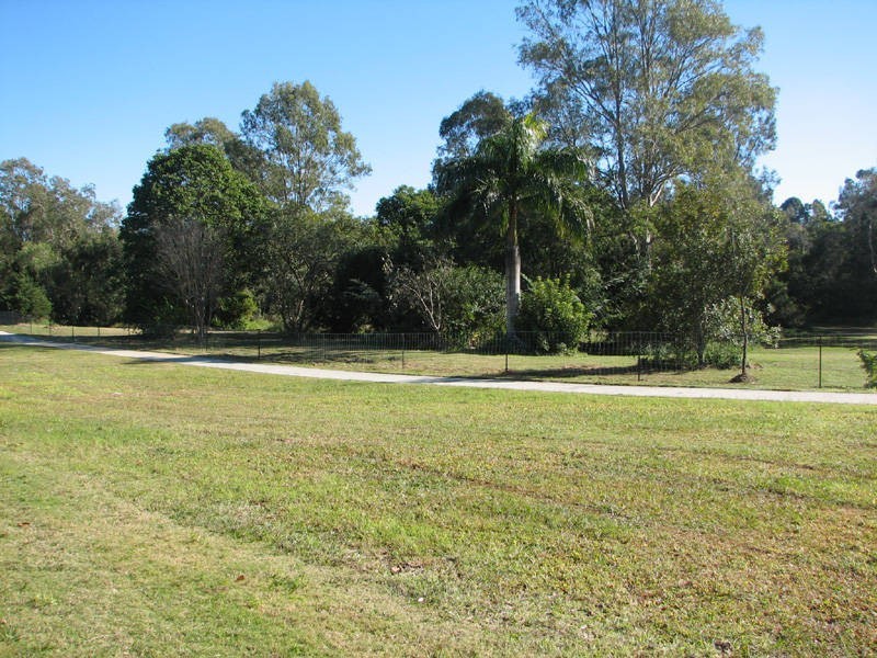 153 Walkers Rd, Morayfield QLD 4506