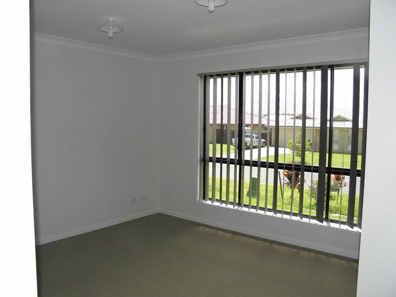 23 Peggy Rd, Bellmere QLD 4510