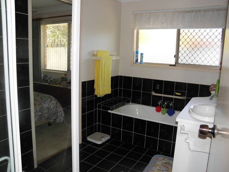 25 Cremorne Ct, Kippa-ring QLD 4021