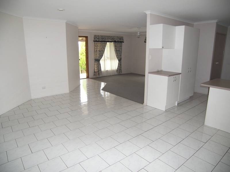 35 Kirkcaldy Street, Morayfield QLD 4506